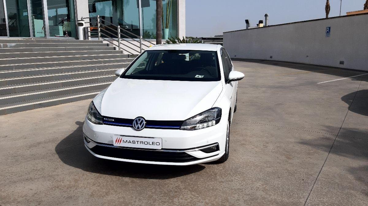 VOLKSWAGEN - Golf - 1.5 TGI 5p. Executive BMT