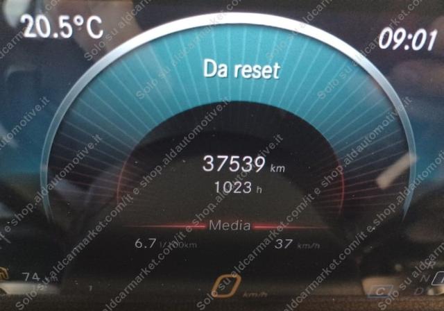 MERCEDES - GLB - 180 d Automatic Business