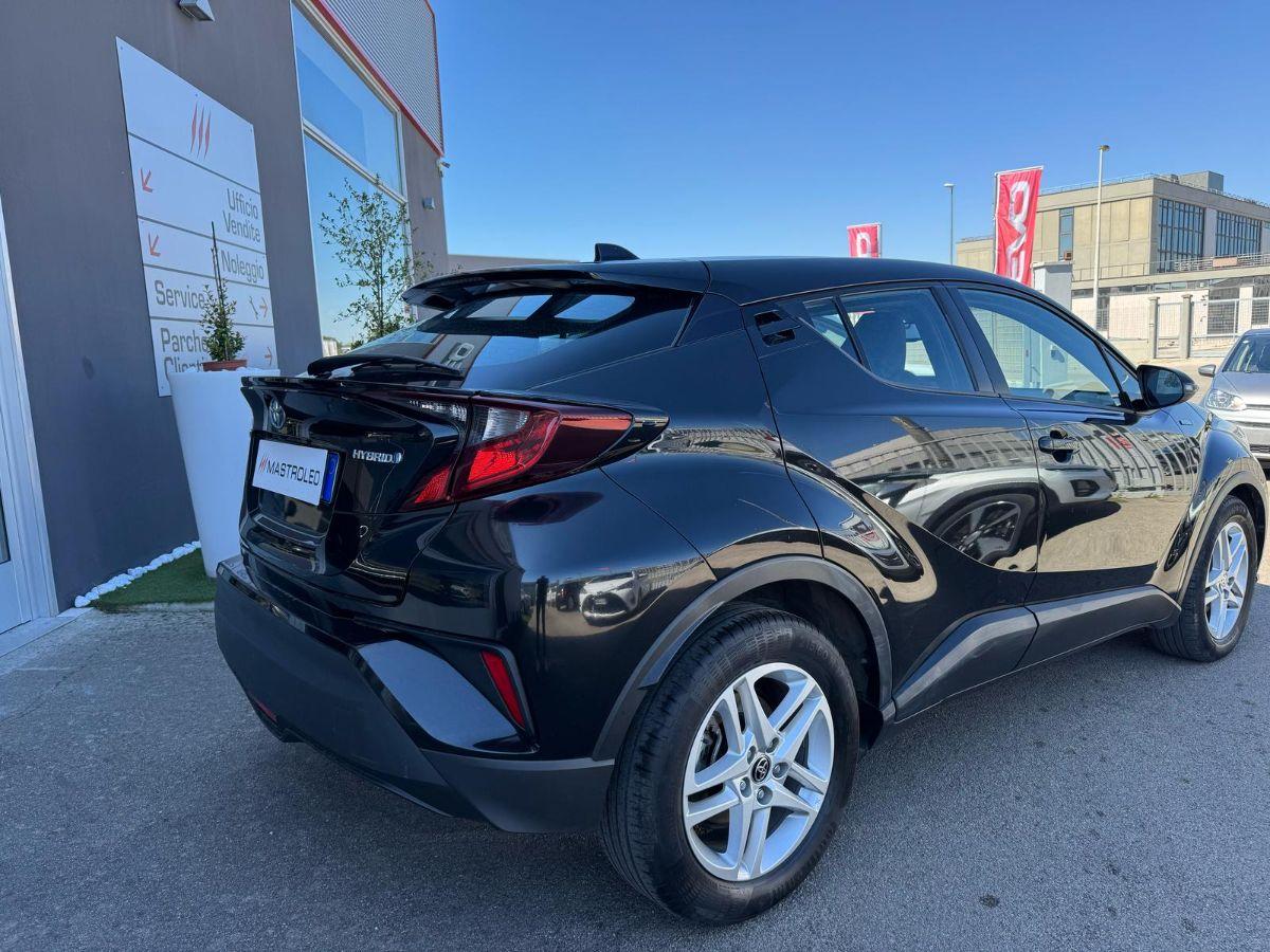 TOYOTA - C-HR 1.8 Hybrid E-CVT Business