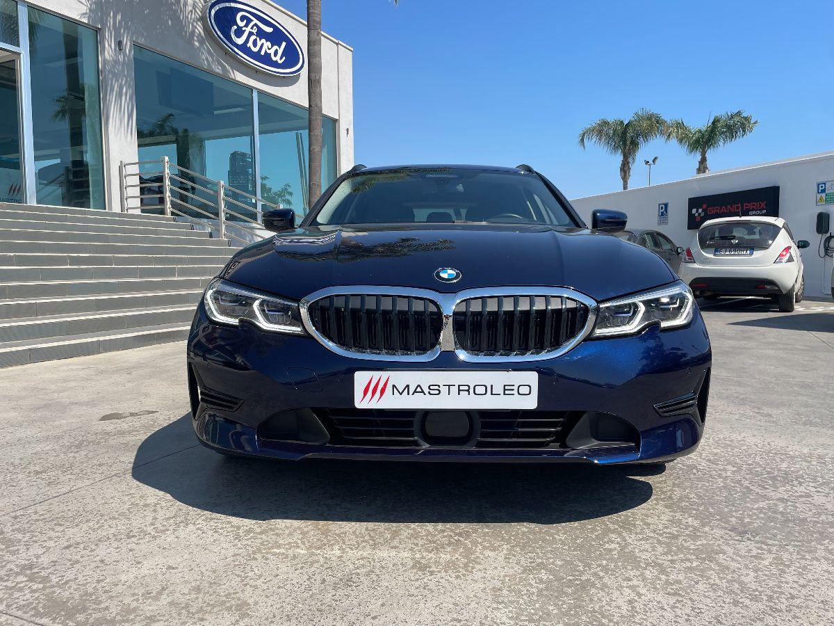 BMW - Serie 3 Touring 320d 48V Touring Business Advantage Auto