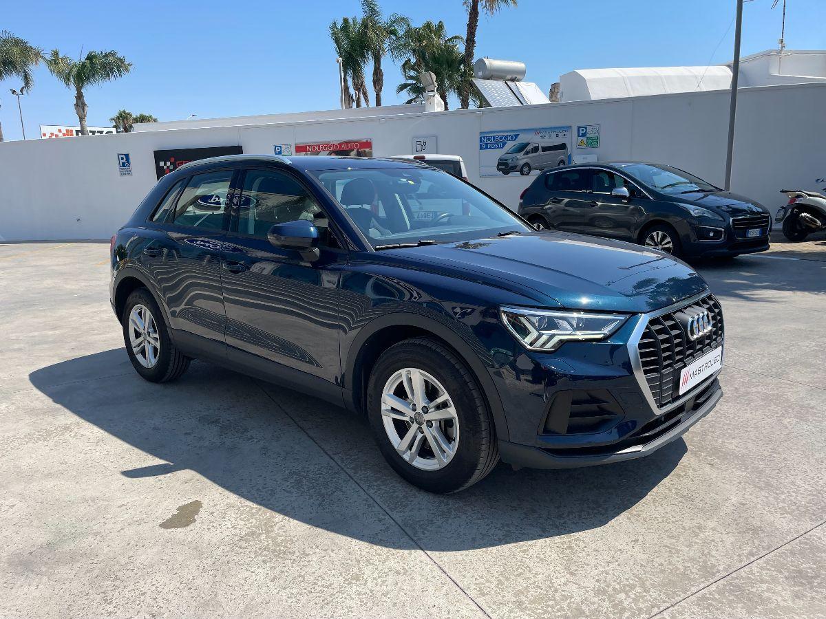 AUDI - Q3 - 40 TDI quattro S tronic Business