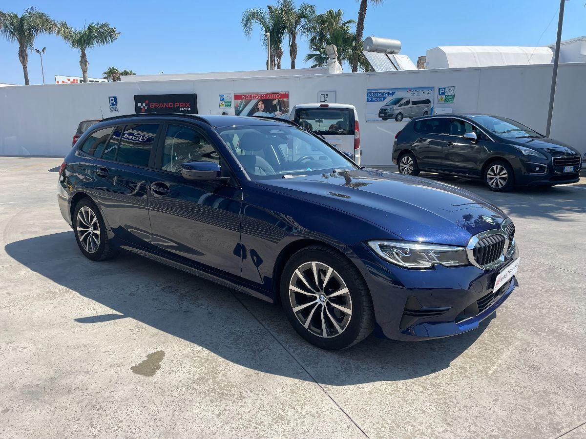 BMW - Serie 3 Touring 320d 48V Touring Business Advantage Auto