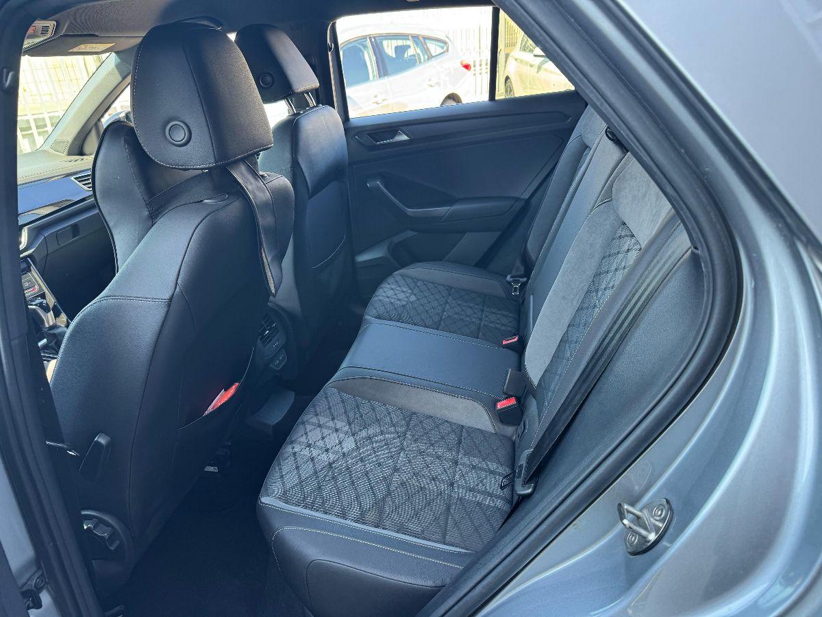VOLKSWAGEN - T-Roc - 2.0 TDI SCR 150 CV DSG R-Line
