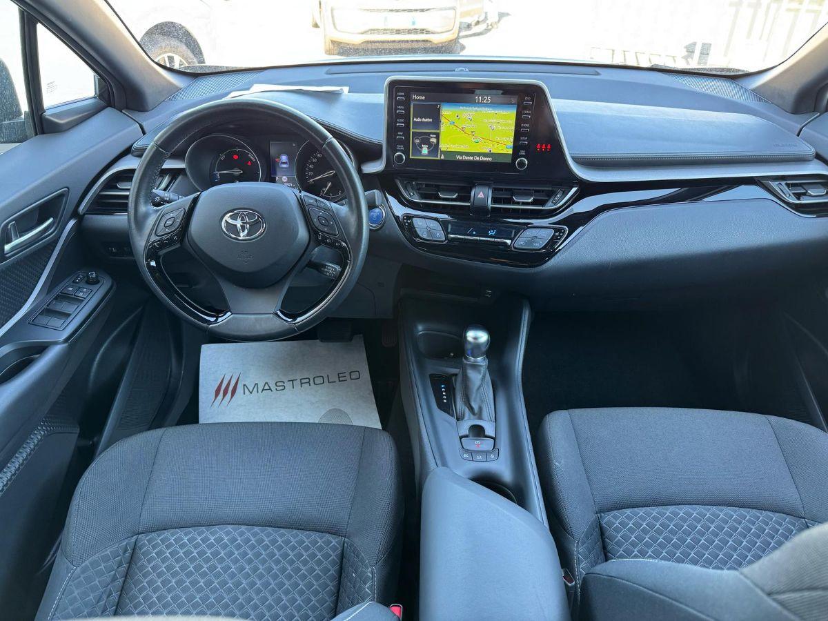 TOYOTA - C-HR 1.8 Hybrid E-CVT Business