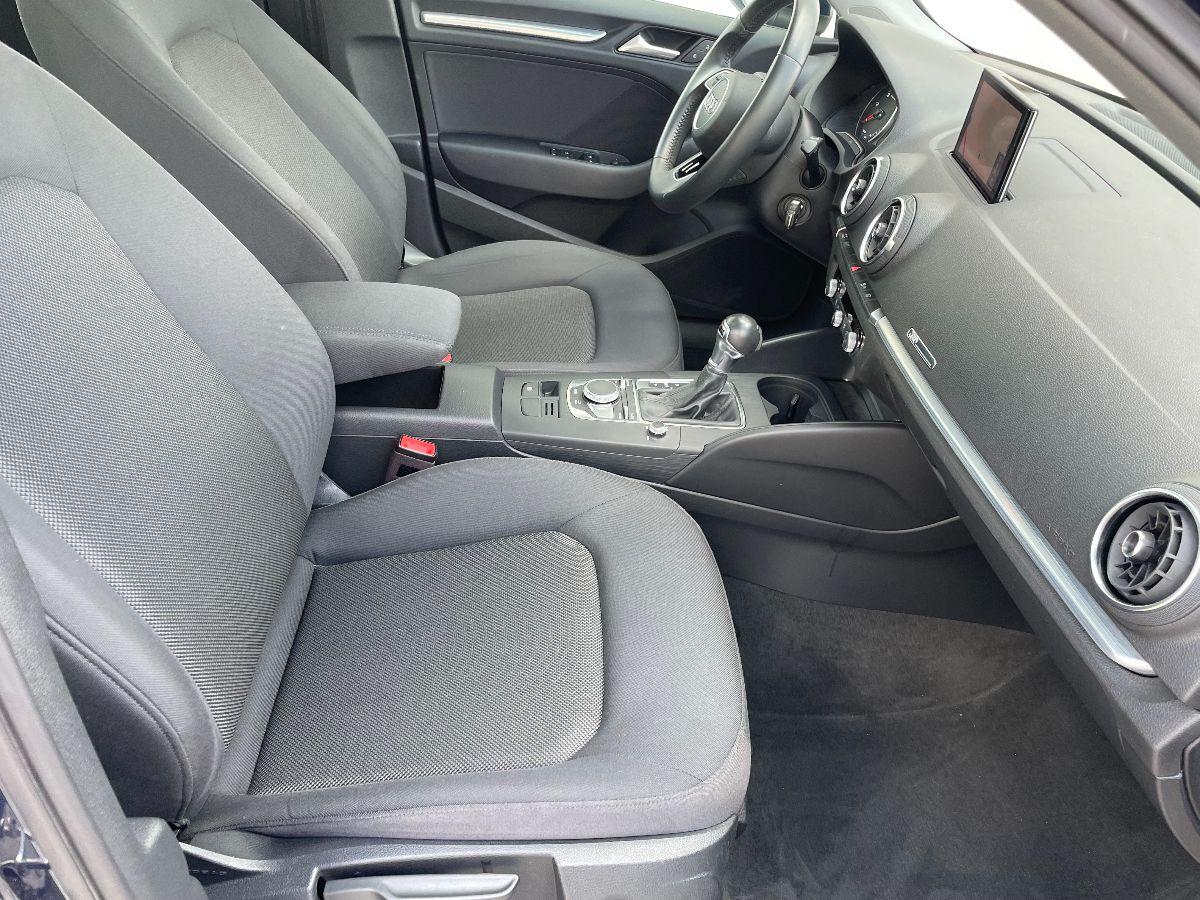 AUDI - A3 Sportback 35 TDI S Tronic Business