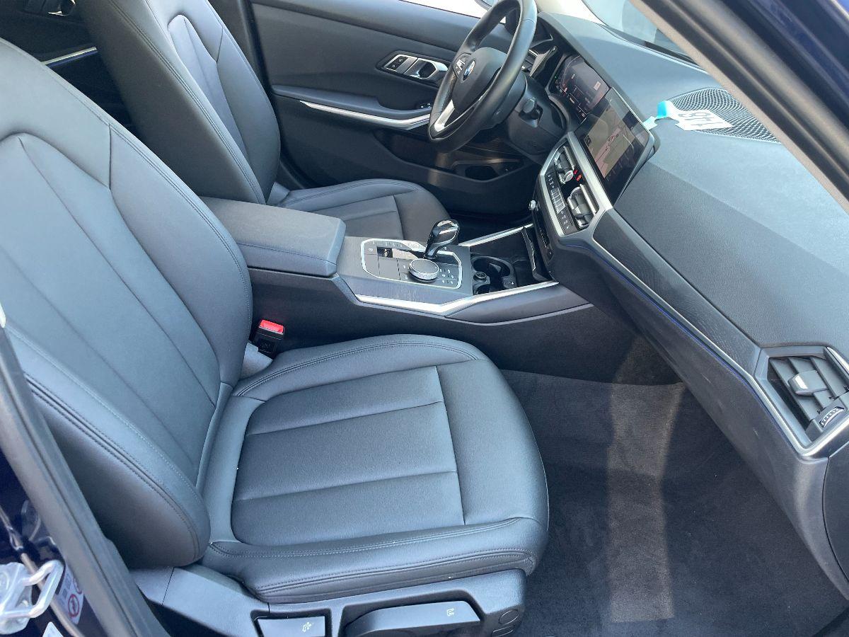 BMW - Serie 3 Touring 320d 48V Touring Business Advantage Auto