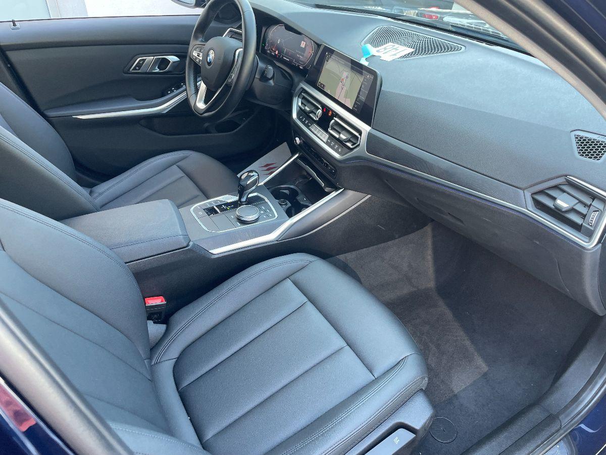 BMW - Serie 3 Touring 320d 48V Touring Business Advantage Auto