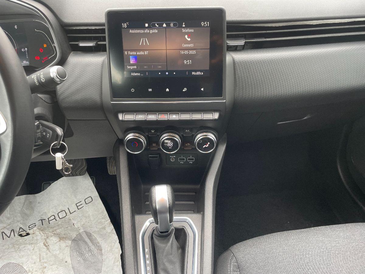 RENAULT - Clio - Hybrid E-Tech 140CV 5p. Init. Paris