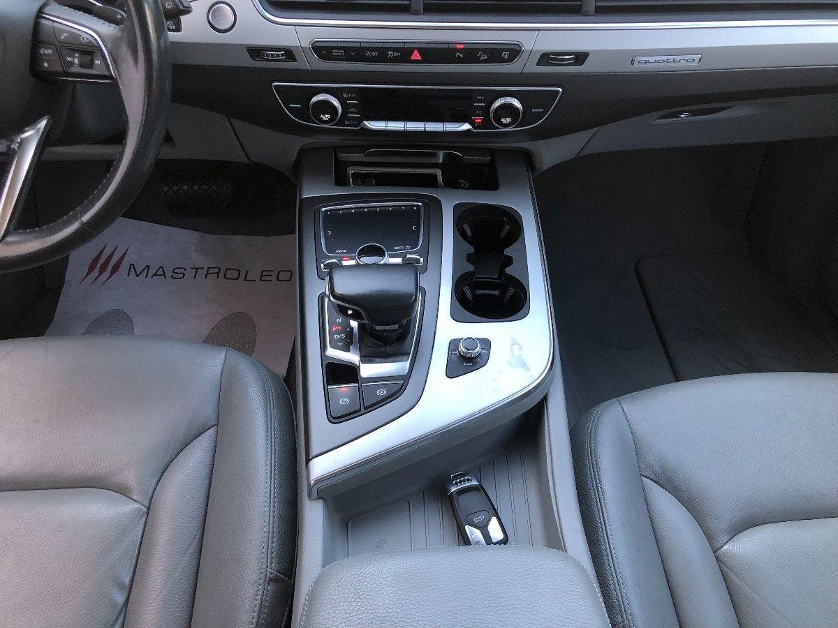 AUDI - Q7 - 3.0 TDI quattro tiptronic Business Plus 7 Posti