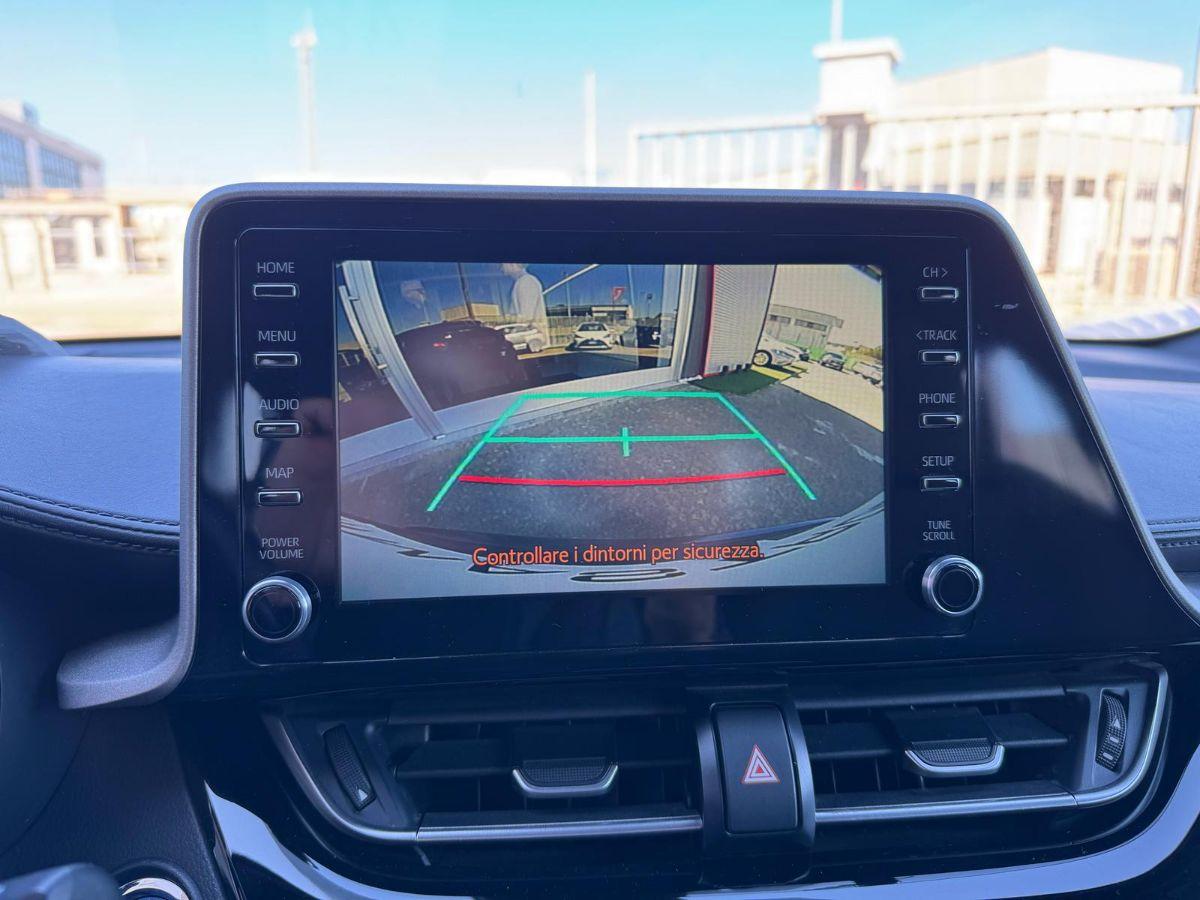 TOYOTA - C-HR 1.8 Hybrid E-CVT Business