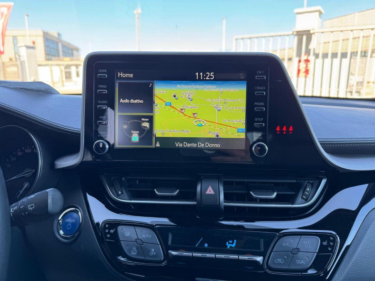 TOYOTA - C-HR 1.8 Hybrid E-CVT Business