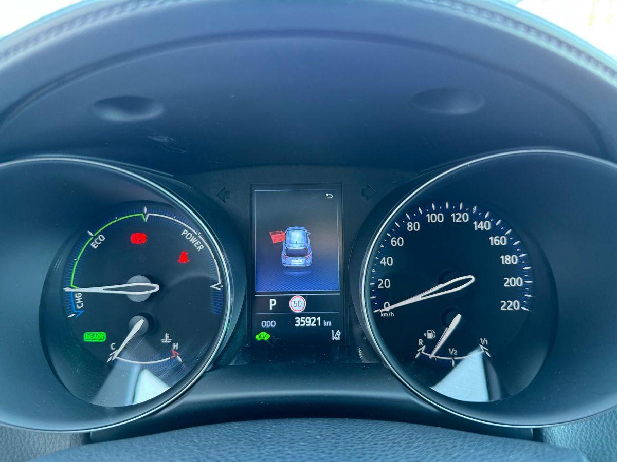 TOYOTA - C-HR 1.8 Hybrid E-CVT Business