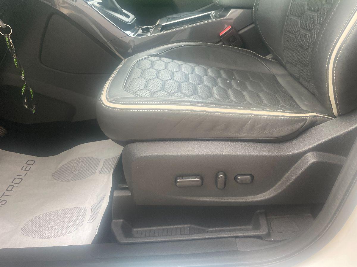 FORD - Kuga - 2.0 TDCI 180 CV S&S P. 4WD Vignale